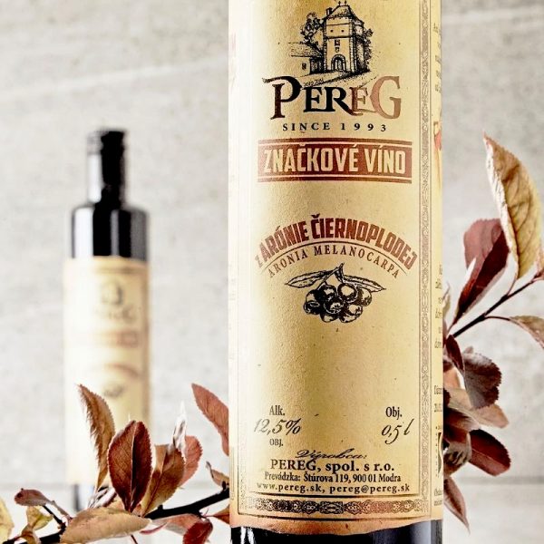Víno z Arónie čiernoplodej 500 ml Pereg